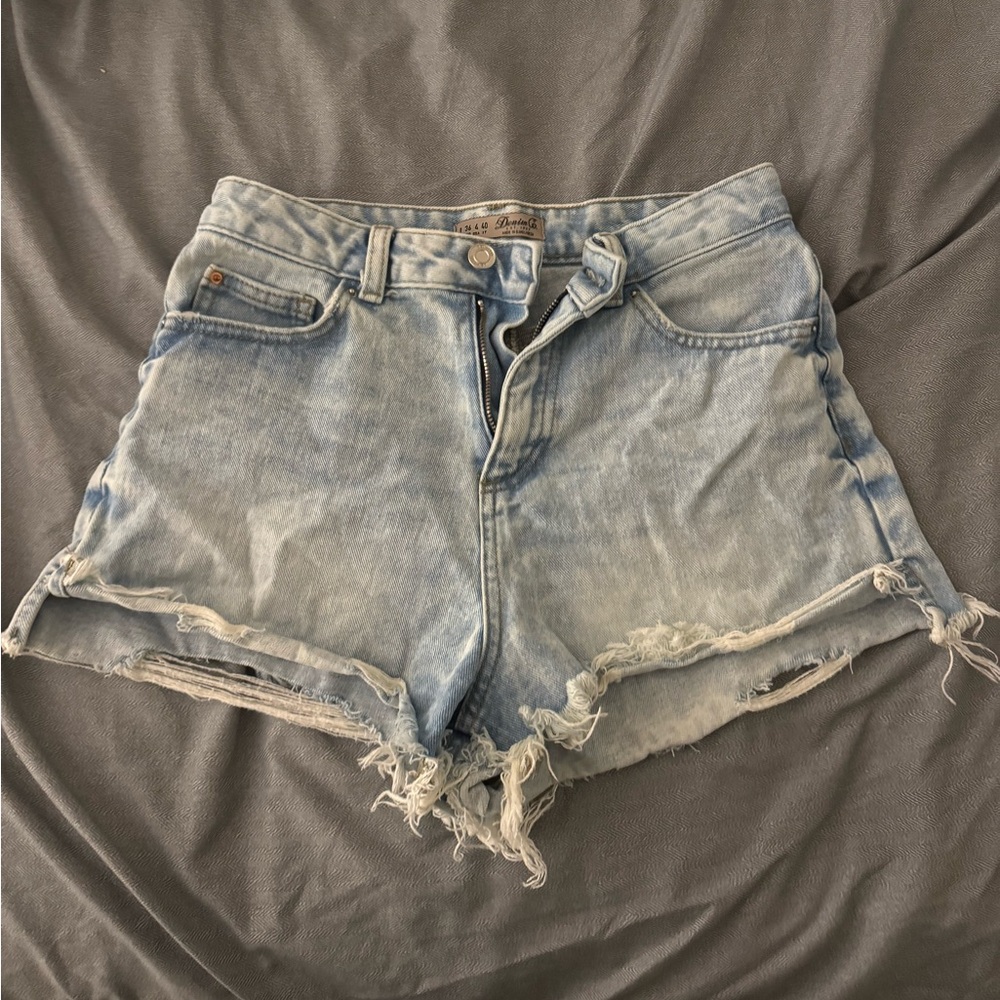 Denim & co light wash Jean shorts